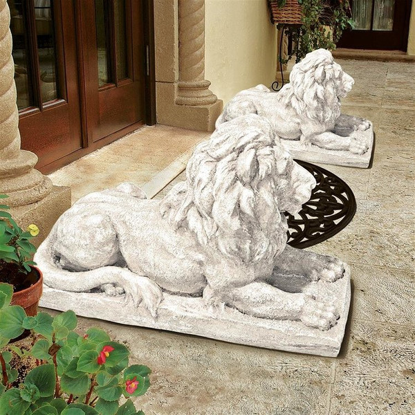 Lion set pair of statuary sculpture